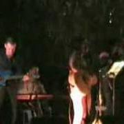 El texto musical VOLO NON VOLO de LEO TENNERIELLO también está presente en el álbum Controverso (2006)