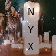 El texto musical AU LOIN de MANSFIELD.TYA también está presente en el álbum Nyx (2011)