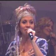 El texto musical MANANTIAL de MARCELA MORELO también está presente en el álbum Fuera del tiempo (2007)