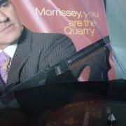 El texto musical IRISH BLOOD, ENGLISH HEART de MORRISSEY también está presente en el álbum You are the quarry (2004)