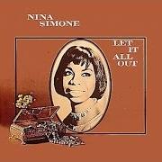 El texto musical LITTLE GIRL BLUE de NINA SIMONE también está presente en el álbum Let it all out (1966)