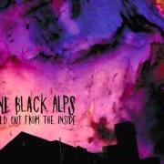 El texto musical COLD STAR de NINE BLACK ALPS también está presente en el álbum Locked out from the inside (2009)