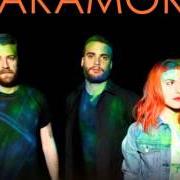 El texto musical HOLIDAY de PARAMORE también está presente en el álbum Paramore (2013)