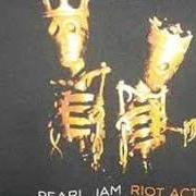 El texto musical 1/2 FULL de PEARL JAM también está presente en el álbum Riot act (2002)