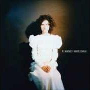 El texto musical DEAR DARKNESS de PJ HARVEY también está presente en el álbum White chalk (2007)