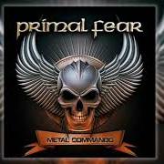 El texto musical RAISE YOUR FISTS de PRIMAL FEAR también está presente en el álbum Metal commando (2020)