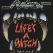 El texto musical ONLY THE STRONG SURVIVE de RAVEN también está presente en el álbum Life's a bitch (1987)