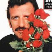 El texto musical STOP AND TAKE THE TIME TO SMELL THE ROSES de RINGO STARR también está presente en el álbum Stop and smell the roses (1981)