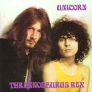 El texto musical FIST HEART MIGHTY DAWN DART de T. REX también está presente en el álbum A beard of stars (1970)