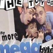 El texto musical IN TOMMY'S HEAD de TOY DOLLS también está presente en el álbum One more megabyte (1997)