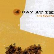 El texto musical DARKNESS WASHED OVER THE DUDE de A DAY AT THE FAIR también está presente en el álbum The rocking chair years (2005)