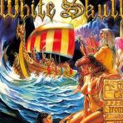 El texto musical TALES FROM THE NORTH de WHITE SKULL también está presente en el álbum Tales from the north (1999)