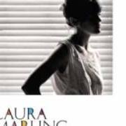 El texto musical NATURE OF DUST de LAURA MARLING también está presente en el álbum I speak because i can (2010)