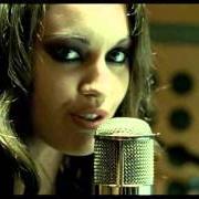 El texto musical CAN'T CRY HARD ENOUGH de BELLEFIRE también está presente en el álbum Spin the wheel (2004)