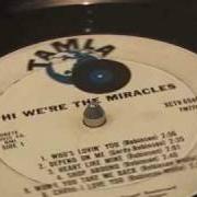 El texto musical DON'T LEAVE ME de THE MIRACLES también está presente en el álbum Hi... we're the miracles (1961)