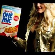 El texto musical VIVO COME SE de ONEMIC también está presente en el álbum Commerciale (2011)