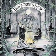 El texto musical SHADOW OF THE MOON de BLACKMORE'S NIGHT también está presente en el álbum Shadow of the moon (2000)
