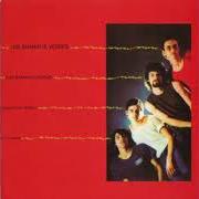 El texto musical GENTE INCOHERENTE de LOS ENANITOS VERDES también está presente en el álbum Los enanitos verdes (1984)