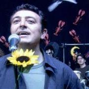 El texto musical NUNCA EL TIEMPO ES PERDIDO de MANOLO GARCIA también está presente en el álbum Nunca el tiempo es perdido (2001)