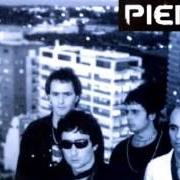 El texto musical LOS PIBES de PIER también está presente en el álbum Seguir latiendo (2004)