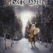El texto musical RISE de KORPIKLAANI también está presente en el álbum Tales along this road (2006)