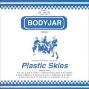 El texto musical NOT FROM WHERE I STAND de BODYJAR también está presente en el álbum Plastic skies (2002)