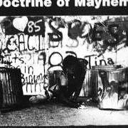 El texto musical I WANNA PISS ON YOU de GG ALLIN también está presente en el álbum Doctrine of mayhem (1990)