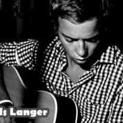 El texto musical WHISPER GOODNIGHT de MADS LANGER también está presente en el álbum Attention please (2006)