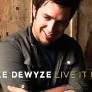 El texto musical SWEET SERENDIPITY de LEE DEWYZE también está presente en el álbum Live it up (2010)