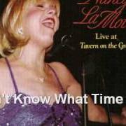 El texto musical THE PEOPLE THAT YOU NEVER GET TO LOVE de NANCY LAMOTT también está presente en el álbum Live at tavern on the green (2005)