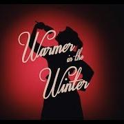 El texto musical SANTA BABY de LINDSEY STIRLING también está presente en el álbum Warmer in the winter (2017)