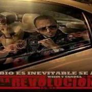 El texto musical LLORO POR TI [REMIX] de WISIN & YANDEL también está presente en el álbum La revolución (2009)