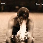 El texto musical HANDS IN THE GARDEN de HALF MOON RUN también está presente en el álbum Sun leads me on (2015)