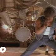 El texto musical SHAKE YOUR FOUNDATIONS de AC/DC también está presente en el álbum Fly on the wall (1985)
