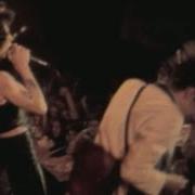 El texto musical LIVE WIRE de AC/DC también está presente en el álbum High voltage (1976)