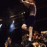 El texto musical DIRTY DEEDS DONE DIRT CHEAP de AC/DC también está presente en el álbum Live (1992)