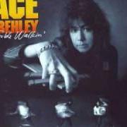 El texto musical DO YA de ACE FREHLEY también está presente en el álbum Trouble walkin (1989)