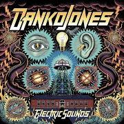 El texto musical SHE'S MY BABY de DANKO JONES también está presente en el álbum Electric sounds (2023)