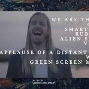 El texto musical WE ARE THIN AIR de VOLA también está presente en el álbum Applause of a distant crowd (2018)