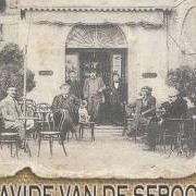 El texto musical NINNA NANNA DEL CONTRABBANDIERE de DAVIDE VAN DE SFROOS también está presente en el álbum Brèva e tivàn (1999)