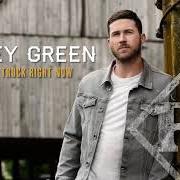 El texto musical IN A TRUCK RIGHT NOW de RILEY GREEN también está presente en el álbum In a truck right now (2018)