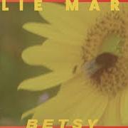 El texto musical BETSY de BILLIE MARTEN también está presente en el álbum Feeding seahorses by hand (2019)