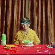 El texto musical XQ TE PONES ASÍ de FEID también está presente en el álbum Feliz cumpleaños ferxxo (2022)