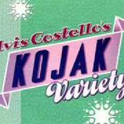 El texto musical POURING WATER ON A DROWNING MAN de ELVIS COSTELLO también está presente en el álbum Kojak variety (1995)