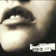 El texto musical BINGE AND PURGE de EMBODYMENT también está presente en el álbum Hold your breath (2001)