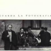 El texto musical PARLIAMONE de ENZO JANNACCI también está presente en el álbum Guarda la fotografia (1991)