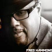 El texto musical HOW A MAN LOVES A WOMAN de FRED HAMMOND también está presente en el álbum God, love & romance (2012)