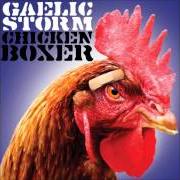 El texto musical OUT THE ROAD de GAELIC STORM también está presente en el álbum Chicken boxer (2012)