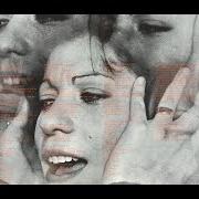 El texto musical I'VE DRUNK IN MY DREAM de GIUNI RUSSO también está presente en el álbum Love is a woman (1976)