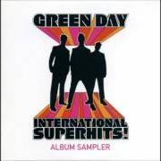 El texto musical REDUNDANT de GREEN DAY también está presente en el álbum International superhits! (2001)